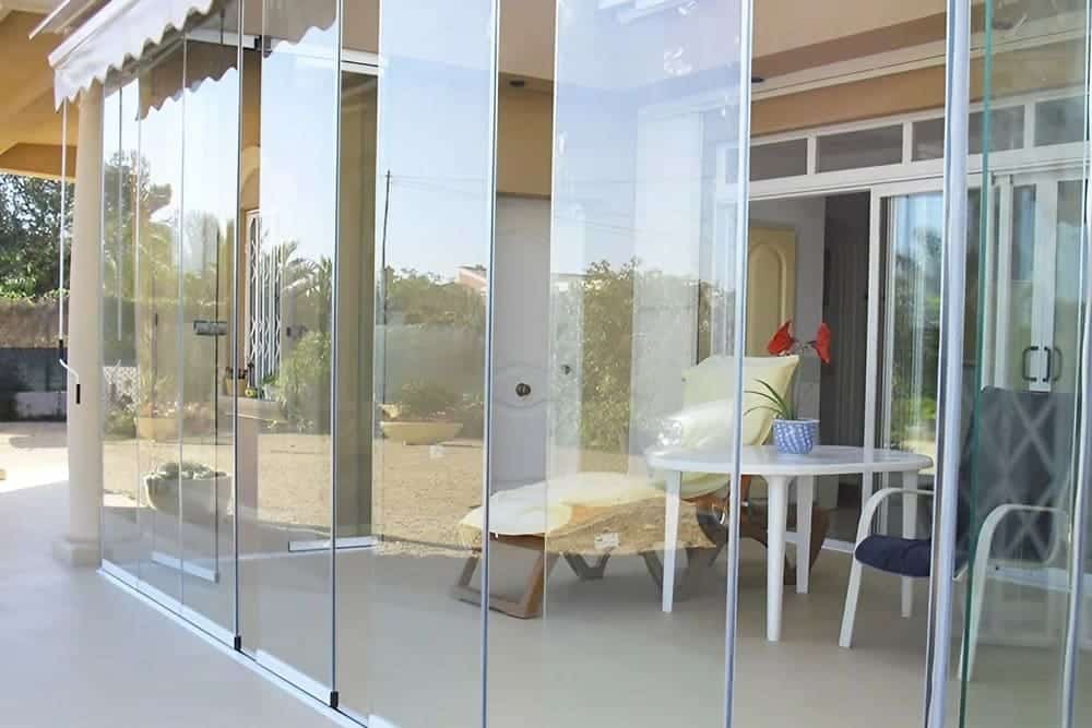 Tipos de cortinas de vidrio y cómo elegir la adecuada