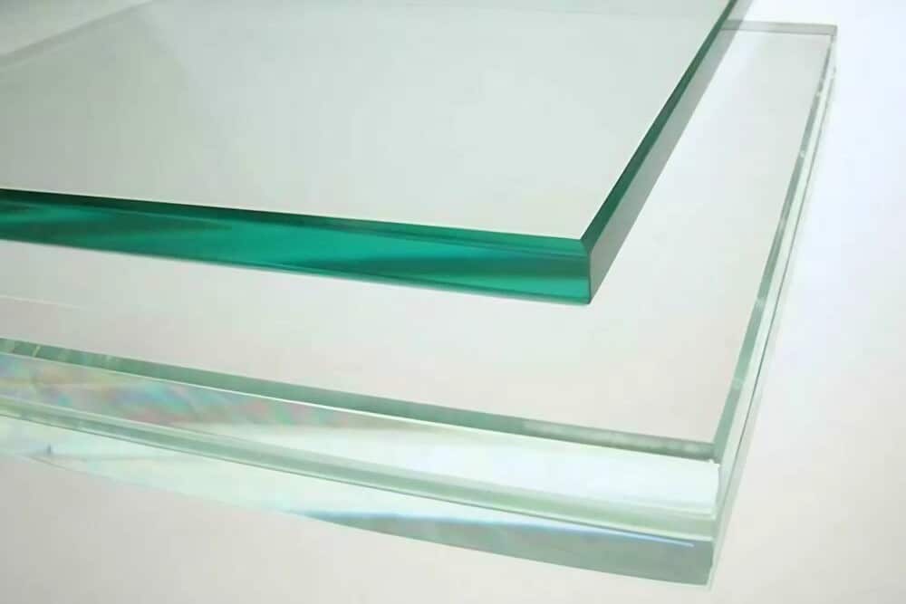 Beneficios de los vidrios a medida en la decoración del hogar